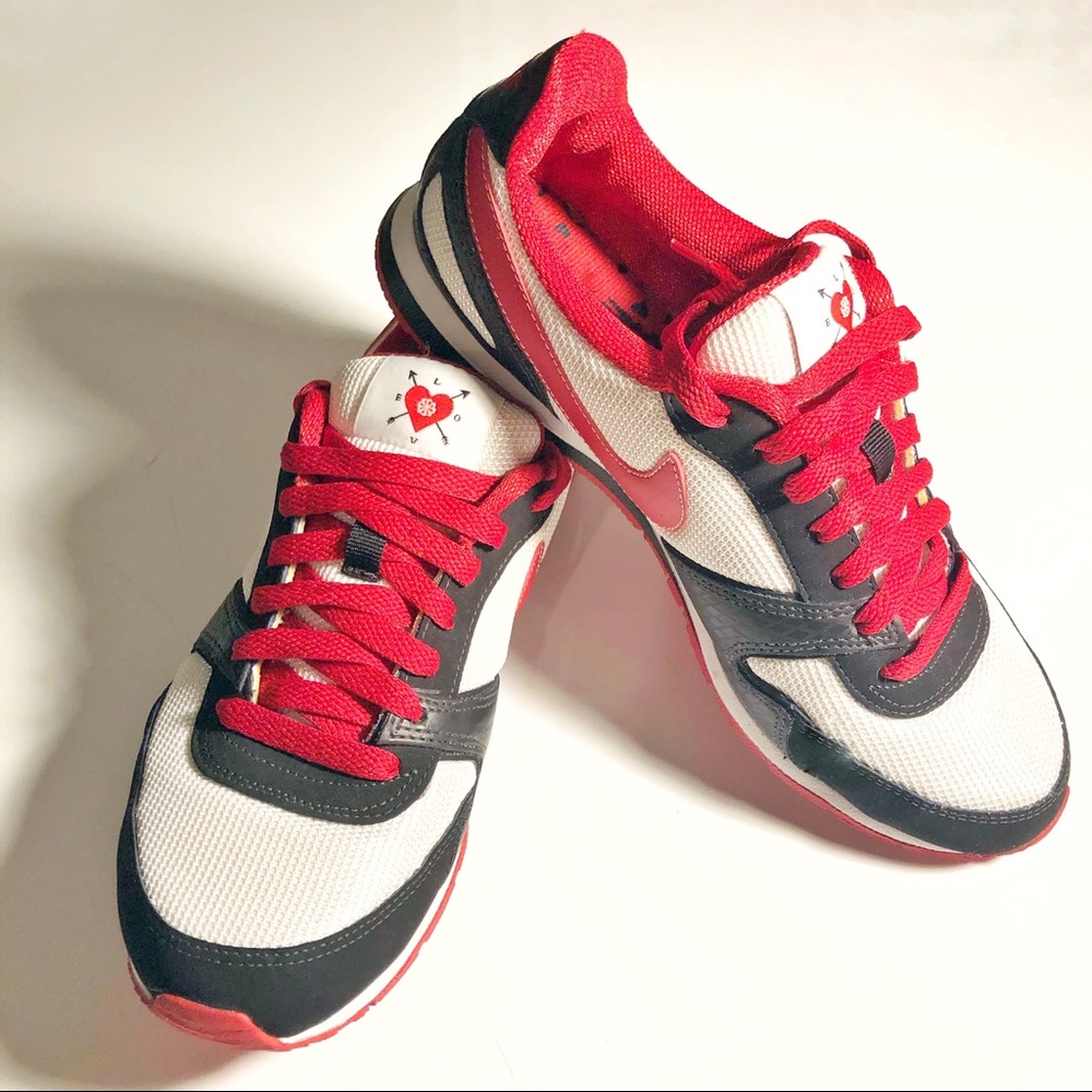 *ITEM SOLD*❤️Nike Women’s LOVE Lightweight Tennis